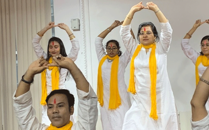 ডোনা গঙ্গোপাধ্যায়ের তত্ত্বাবধানে সুদূর লন্ডনে বসন্তোৎসব