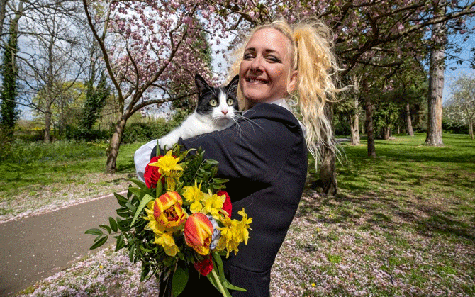 বিচ্ছেদের ভয়ে ইন্ডিয়া-কে বিয়েই করে ফেললেন ইনি!