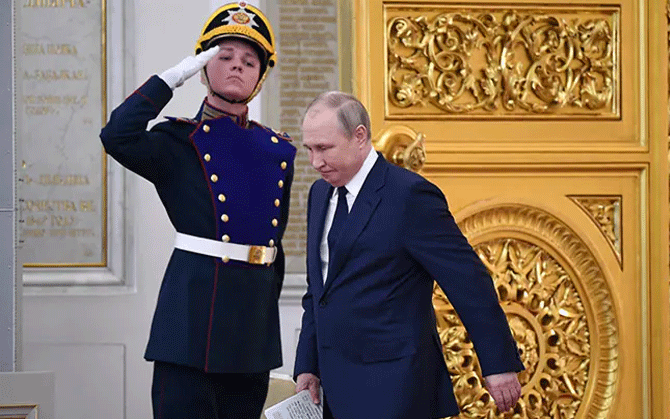 পুতিন অসুস্থ! যুদ্ধের আবহে ‘অমর’ রুশ প্রেসিডেন্টকে ঘিরে জল্পনা তুঙ্গে