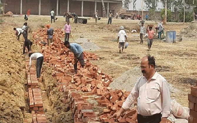 বাবার শেষ ইচ্ছা  রাখতে ইদগাহকে দেড় কোটির জমি দান করলেন দুই হিন্দু বোন।