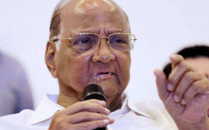 কেন হঠাৎ শরদ কন্ঠে পাক জনতার প্রশংসা