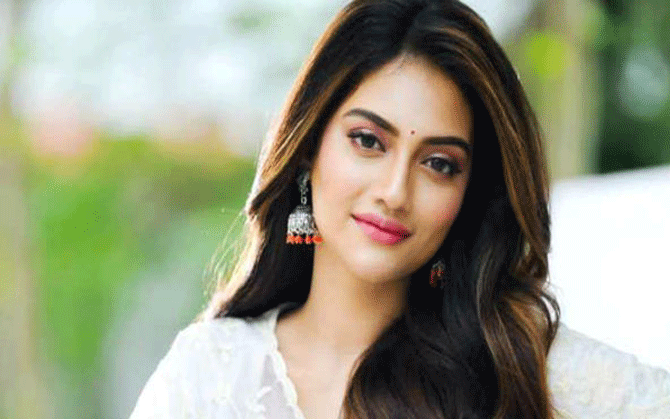 ‘নিখোঁজ’ নুসরত জাহান! বসিরহাটে তারকা সাংসদের পোস্টার ঘিরে হইচই