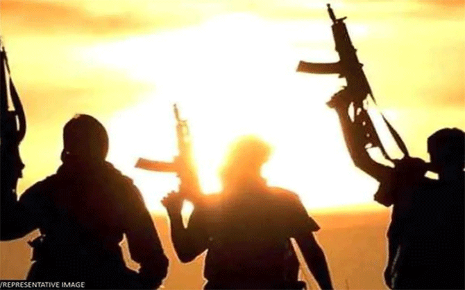 জঙ্গি সন্দেহে অসমে গ্রেপ্তার যুবক। পুলিসের অভিযোগ, চর এলাকায় জাল ছড়াচ্ছে সন্ত্রাস।