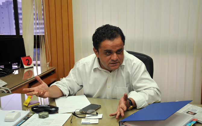 নীল-সাদা রং বিতর্ক বিধানসভায় ! পথ দেখিয়েছে গুজরাট, জবাব ব্রাত্যর