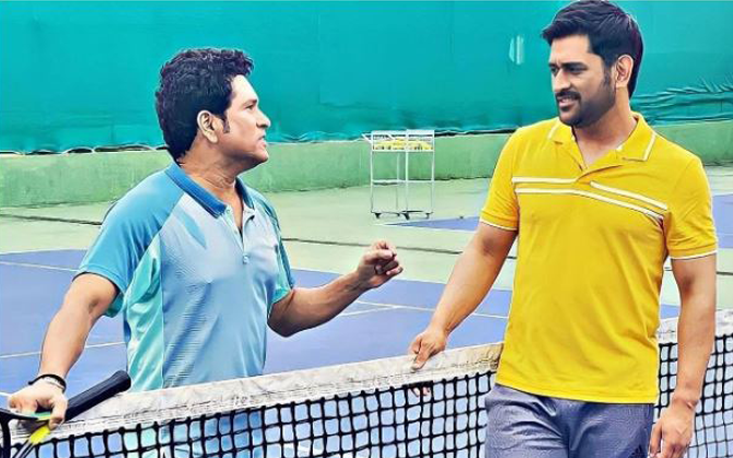 এবার টেনিস কোর্টে লিটল মাস্টার মাহি জুটি