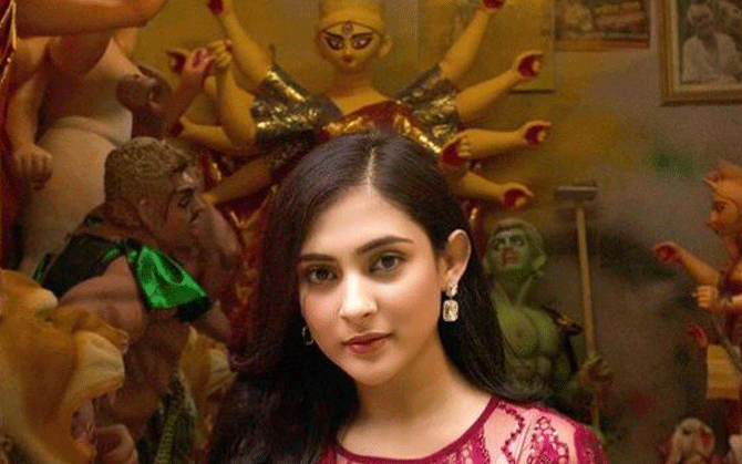 নেপথ্যে কুমারটুলির দেবী প্রতিমা ছবির ভিডিও পোস্ট করে নিন্দিত বাংলাদেশের অভিনেত্রী