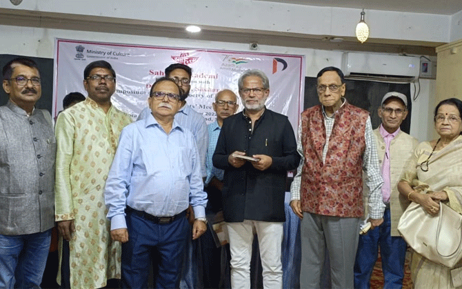 ইলোরায় বরাকের কবিতা