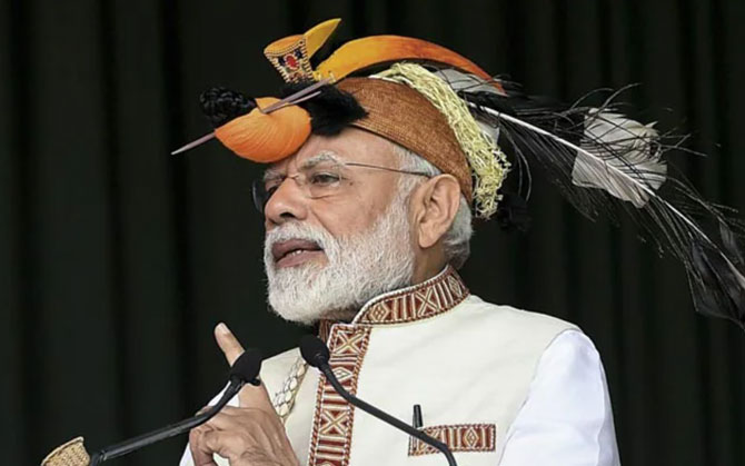 দলীয় কর্মীদের মনোবল বাড়াতে একদিবসীয় ত্রিপুরা সফরে প্রধানমন্ত্রী। পরাজয়ের ইঙ্গিত পেয়েই কি প্রধানমন্ত্রীকে আমন্ত্রণ, প্রশ্ন রাজ্য বিজেপির পদক্ষেপকে ঘিরে