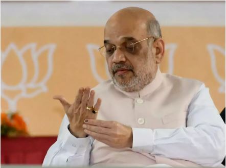 আইনের ভাষা হোক প্রাঞ্জল, প্রকারান্তরে হিন্দির পক্ষে ব্যাটিং স্বরাষ্ট্র মন্ত্রীর—’অস্থায়ী’ শব্দই ৩৭০ প্রত্যাহারের চাবিকাঠি । কাশ্মীর নিয়ে নেহরুর গণভোটের প্রতিশ্রুতি এড়িয়ে গেলেন অমিত