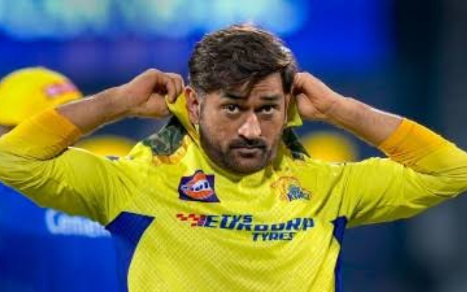 নিয়ম ভাঙার শীর্ষে ধোনি ! হঠাৎ কেন এমন অভিযোগ?
