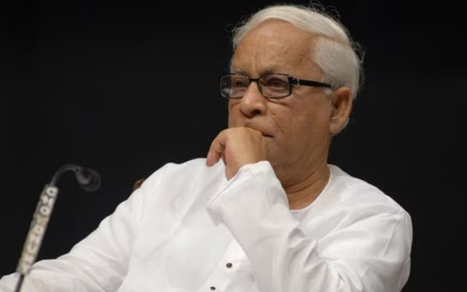 বুদ্ধদেবের শারীরিক অবস্থা আপাতত স্থিতিশীল। বুকে জল জমেছে কি না জানতে আজ হবে আল্ট্রা সাউন্ড
