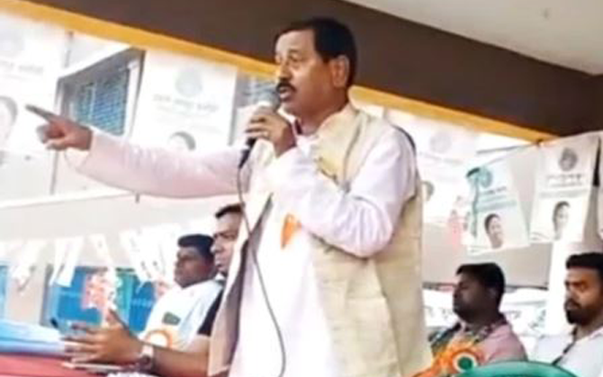 আবার বিস্ফোরক গিয়াসউদ্দিন, দলীয় প্রচার সভাতেই দলের বিরুদ্ধে ক্ষোভ। বললেন,  “চোর-ডাকাত-ধান্দাবাজদের টিকিট দেওয়া হয়েছে”