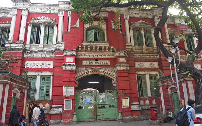 ২ দিন পর মিলল দাবি পূরণের আশ্বাস। অবরোধ প্রত্যাহার প্রেসিডেন্সির বিক্ষুব্ধ পড়ুয়াদের