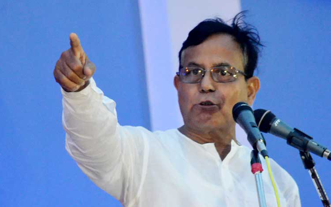 “রাজ্যপাল বিজেপির নেতা হওয়ার চেষ্টা করছেন”, তৃণমূলের সুরে বোসের নিন্দায় সেলিম