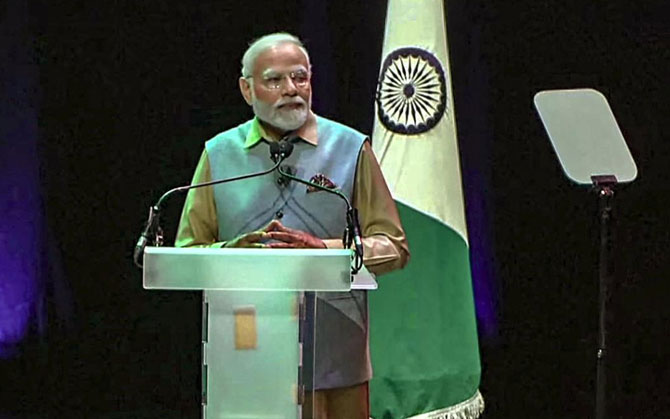 ফ্রান্সের মাটিতেও চালু হবে ইউপিআই ,দুদিনের সফরে ফ্রান্সে গিয়ে ঘোষণা প্রধানমন্ত্রীর