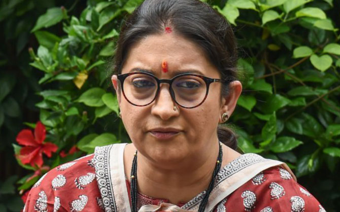 মণিপুরে যৌন নির্যাতনের ভিডিও ভাইরাল। ঘটনায় ক্ষুব্ধ  স্মৃতি। অবিলম্বে প্রধানমন্ত্রীর হস্তক্ষেপ দাবি বিরোধীদের