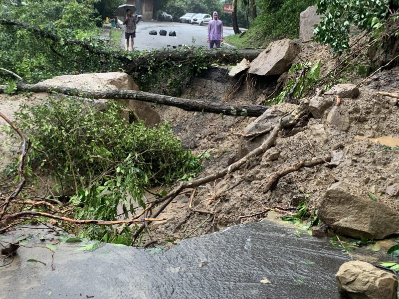 বৃষ্টি ও ভূমিধসে  বিপর্যস্ত উত্তরাখণ্ডের জাখান। প্রকৃতির রুদ্ররোষ যোশীমঠেও