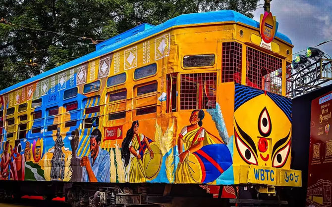 ‌১৫০ বছরের হেরিটেজ ট্রামে বসে পুজো পরিক্রমার সুযোগ