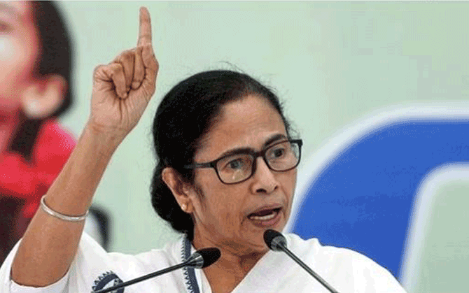 দিল্লিকাণ্ডে মমতার ক্ষোভ । এক্স হ্যান্ডেলে তীব্র প্রতিবাদ , “সীমাহীন ঔদ্ধত্য ও অহংকারে অন্ধ বিজেপি বাংলার কণ্ঠস্বর রুদ্ধ করতে মরিয়া”
