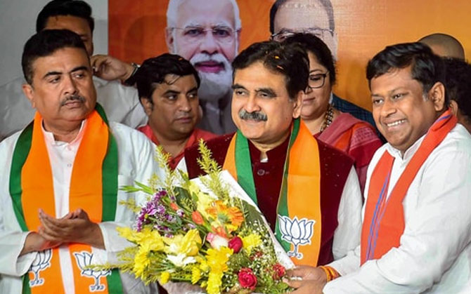 রাজ্যের দুর্নীতিগ্রস্ত সরকারকে উৎখাত করাই প্রথম লক্ষ্য, বিজেপি–তে যোগ দিয়ে বললেন অভিজিৎ গাঙ্গুলি