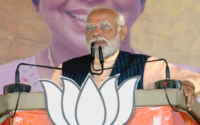 নতুন মোট্রো লাইন উদ্বোধনের পরই বারাসত জনসভায় প্রধানমন্ত্রী নরেন্দ্র মোদি, বললেন বাংলায় ‘সন্দেশখালি’ ঝড় উঠবে