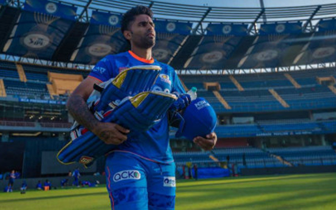 ‌সূর্যের প্রত্যাবর্তন, স্বস্তি মুম্বইয়ের