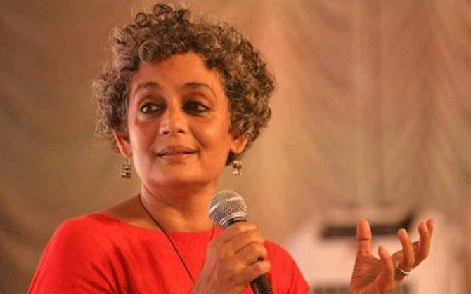 পেন পিন্টার পুরস্কারে সম্মানিত অরুন্ধতি রায়