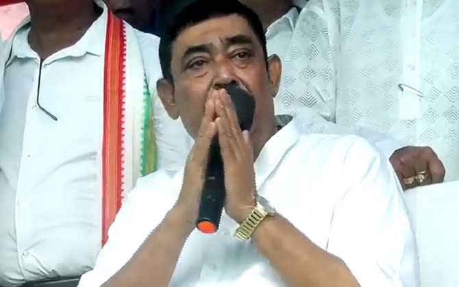 গ্রামোন্নয়ন পর্ষদের চেয়ারম্যান পদে ফিরছেন অনুব্রত