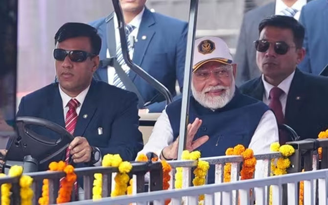ভারতীয় নৌবাবিনীর শক্তি বৃদ্ধি । নতুন ৩ যুদ্ধজাহাজের উদ্বোধন প্রধানমন্ত্রীর