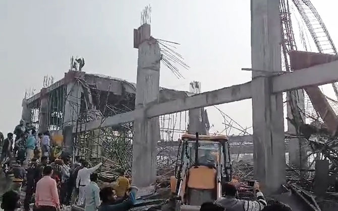 কনৌজ রেলস্টেশনে ভয়ংকর দুর্ঘটনা। ভেঙে পড়লো রেলস্টেশনের নির্মীয়মান বিল্ডিং, গুরতর আহত ৬