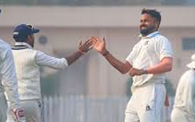 চূড়ান্ত ব্যাটিং ব্যর্থতা বাংলার, কল্যানীতে চালকের আসনে হরিয়ানা