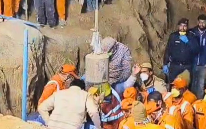 ১০ দিন পর জয়পুরের বোরওয়েল থেকে উদ্ধার, কিন্তু প্রাণে বাঁচানো গেল না চেতনাকে