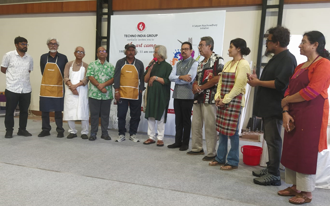 লেকক্লাবে একদিনের চিত্রশিবির, ক্যানভাসে রংতুলির মগ্ন শিষ