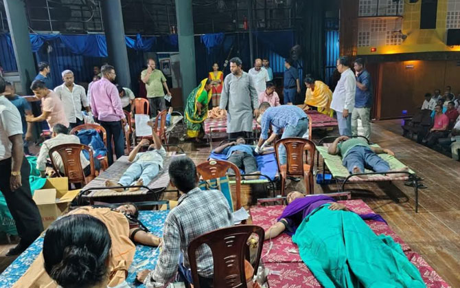 রক্তশূন্য কাটোয়া মহকুমা হাসপাতাল, সঙ্কট মেটাতে উদ্যোগ ঘাসফুল শিবিরের