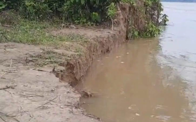 ফের ভাগীরথীতে ভাঙন, কবলে কাটোয়ার ৩ গ্রাম