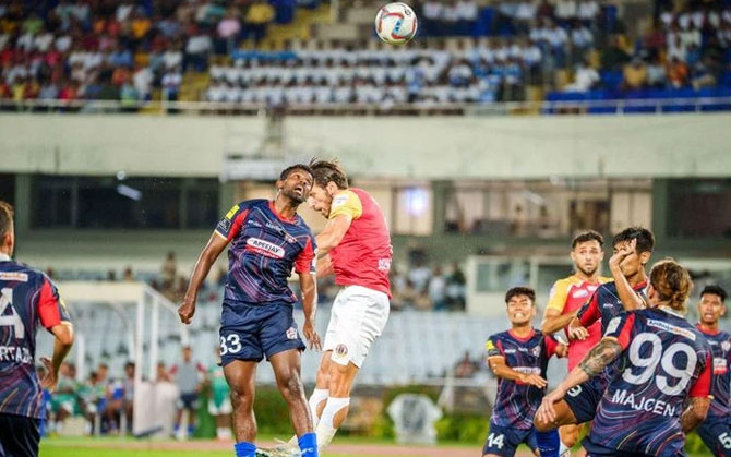 ‌ডুরান্ড কাপ অভিষেকেই চমক, ইস্টবেঙ্গলকে ২–১ ব্যবধানে হারিয়ে ফাইনালে ডায়মন্ড হারবার এফসি