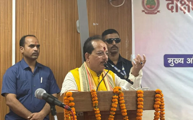 বিহারের উপমুখ্যমন্ত্রী দ্বৈত ভোটার আইডি বিতর্কে, নির্বাচন কমিশনের নোটিস