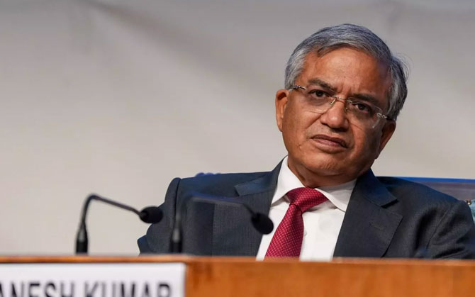 ভোট চুরির অভিযোগের পর মুখোমুখি সংঘাতে নির্বাচন কমিশন ও বিরোধী জোট, প্রধান নির্বাচন কমিশনারকে অপসারণ চেয়ে সংসদে প্রস্তাব আনার পরিকল্পনা