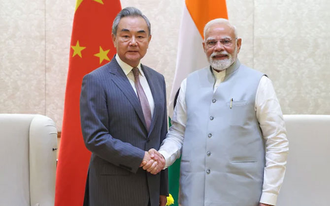 ওয়াংয়ের সঙ্গে বৈঠক মোদির। আবার চালু হতে চলেছে দুই দেশের বিমান পরিষেবা, সীমান্ত বাণিজ্য