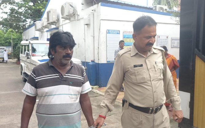 খুনের চেষ্টা, কাটোয়ায় গ্রেফতার পিকআপ ভ্যান চালক