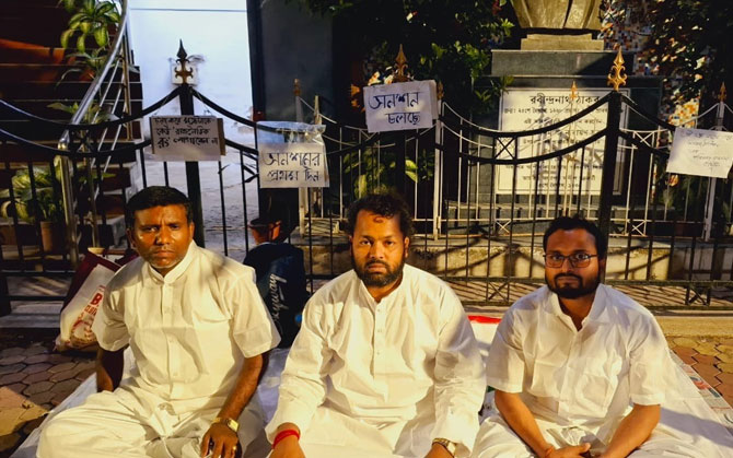 এসএসসি ভবন অভিযানের ঠিক আগে আটক চাকরিহারা শিক্ষকনেতা সুমন বিশ্বাস