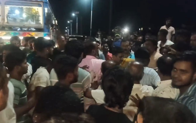 পানীয় জল প্রকল্পের সরকারি কাজে বাধা দেওয়ার অভিযোগ উঠল সিপিএম, আইএসএফের বিরুদ্ধে।