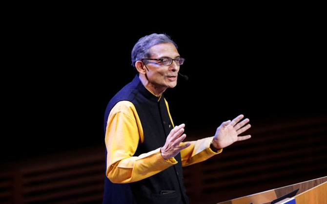 ভারত-মার্কিন শুল্কযুদ্ধে কূটনৈতিক সূক্ষ্মতা অবলম্বনের পরামর্শ অর্থনীতিবিদ অভিজিৎ-এর