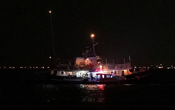 তিউনিসিয়া বন্দরে ‘ড্রোন হামলার’ শিকার গাজায় মানবিক সাহায্য বহনকারী নৌকা— ‘ফ্লোটিল্লা’ !