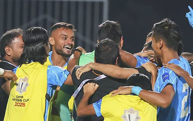 দুরন্ত ফুটবল, টাইব্রেকারে ওমানকে হারিয়ে কাফা নেশনস কাপে ব্রোঞ্জ জয় ভারতের