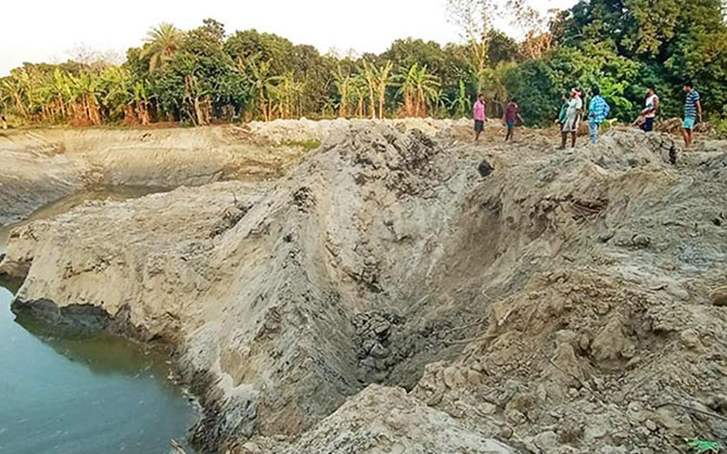বেহালা, ঝাড়গ্রাম-সহ রাজ্যের ২২ জায়গায় চলছে ইডি অভিযান