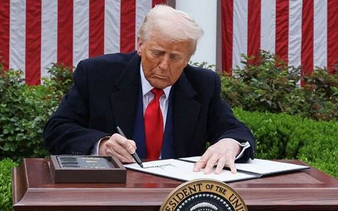 ওষুধ আমদানিতে ১০০% শুল্কের ঘোষণা ট্রাম্পের