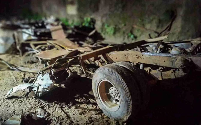 হিমাচল প্রদেশে যাত্রীবাহী চলন্ত বাসের ওপর ভেঙে পড়ল পাহাড়, ১৮ জন নিহত