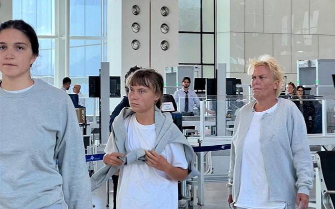 গ্রেটা থুনবার্গ সহ ১৭১ জন ফ্লোটিলা কর্মীকে মুক্তি দিল ইজরায়েল