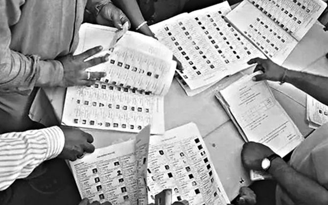 উত্তরপ্রদেশে চূড়ান্ত ভোটার তালিকা প্রকাশ, খসড়া থেকে বেড়েছে ৮৪ লক্ষ নাম, ছাঁটাই ২ কোটি ভোটার